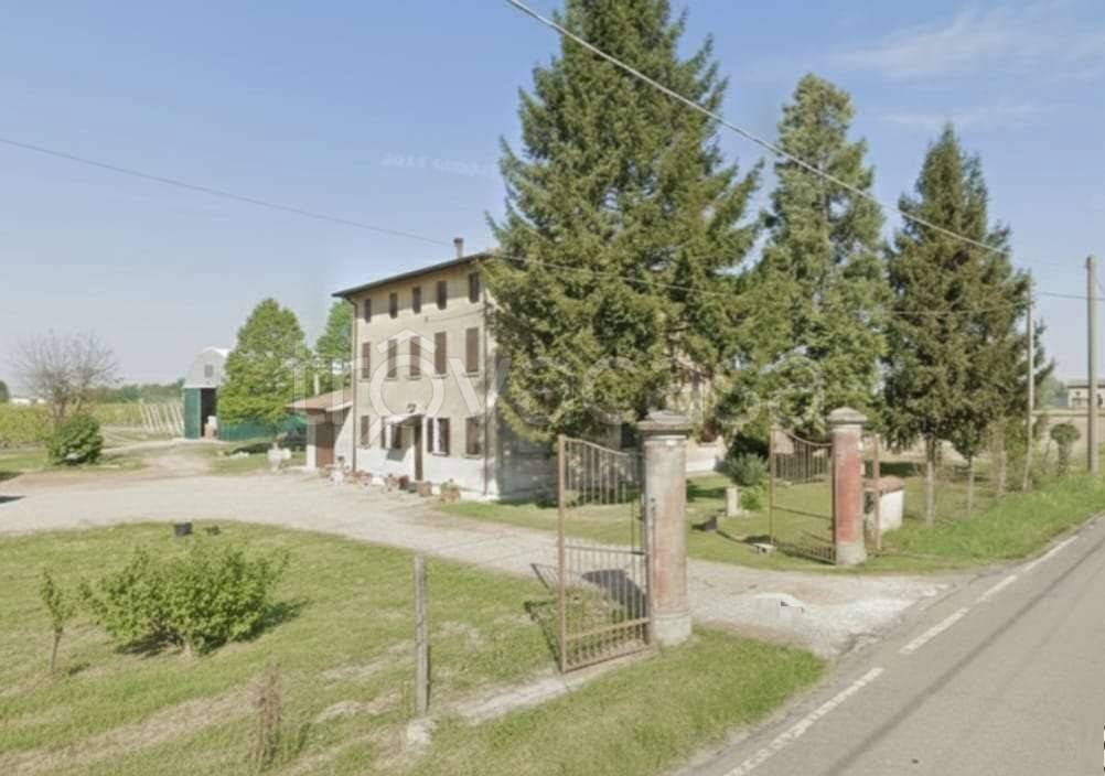 casa indipendente in vendita a Carpi in zona Cortile