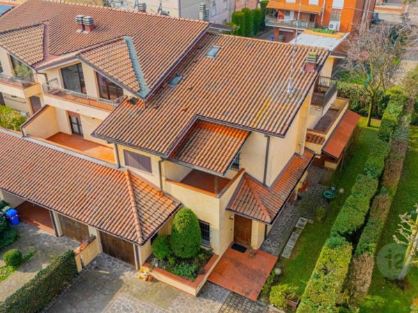 casa indipendente in vendita a Carpi in zona Cibeno Pile