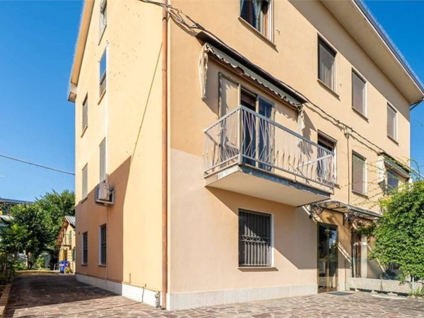 casa indipendente in vendita a Carpi in zona San Marino