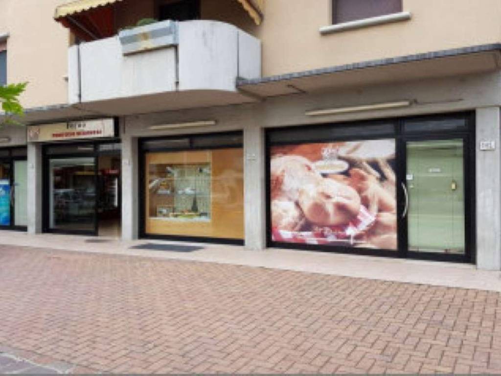 negozio in vendita a Carpi
