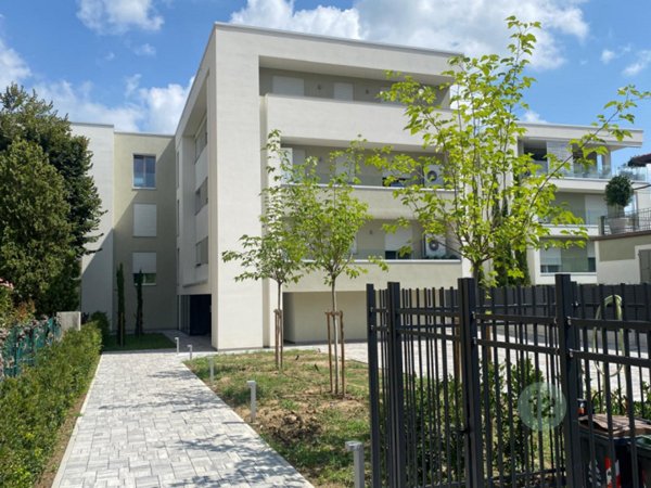 appartamento in vendita a Carpi in zona Centro Storico