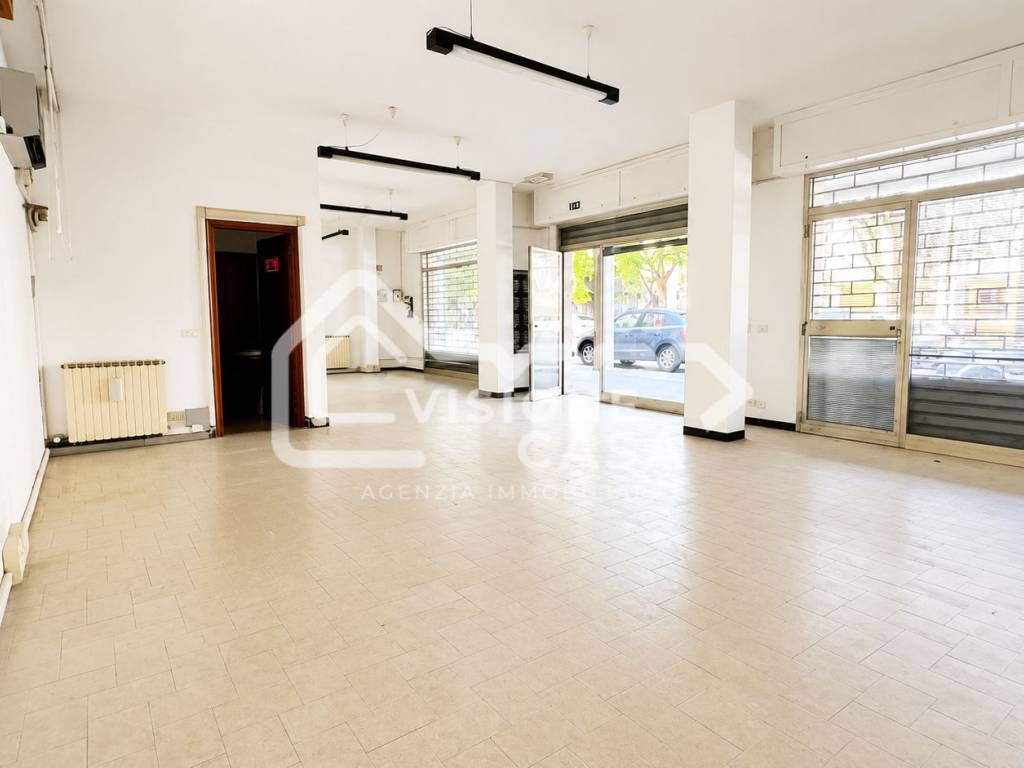 negozio in vendita a Carpi in zona Centro Storico