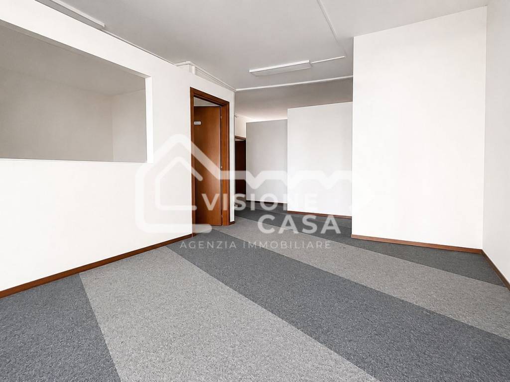 negozio in vendita a Carpi in zona Centro Storico