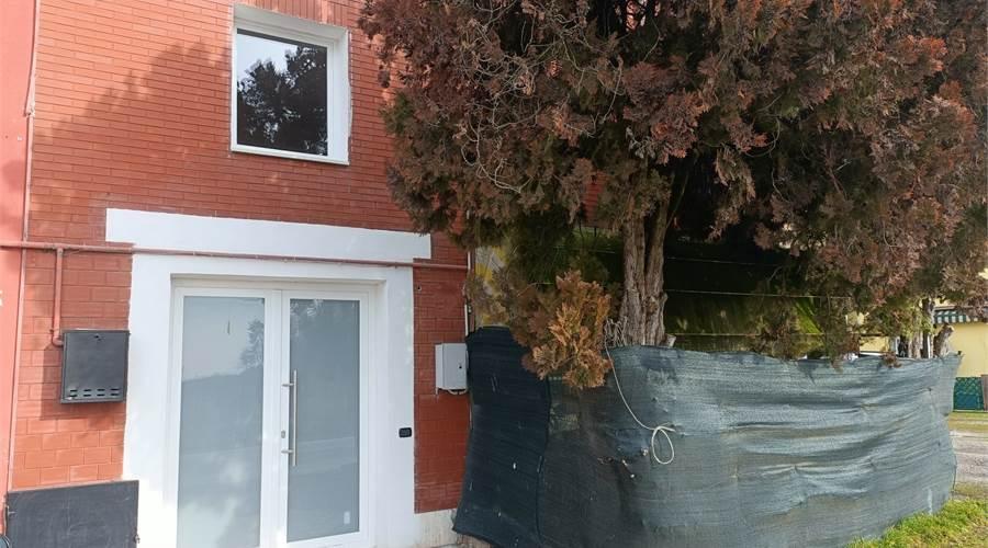 casa indipendente in vendita a Carpi in zona Centro Storico