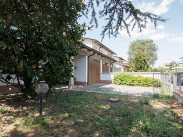 casa indipendente in vendita a Carpi in zona San Marino