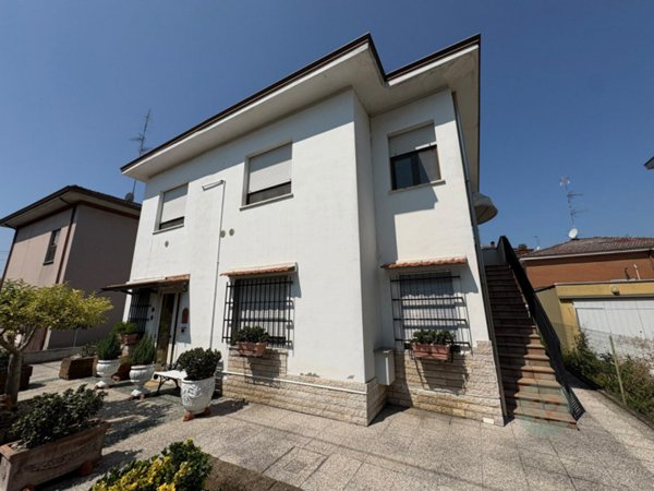 appartamento in vendita a Carpi in zona Cibeno Pile