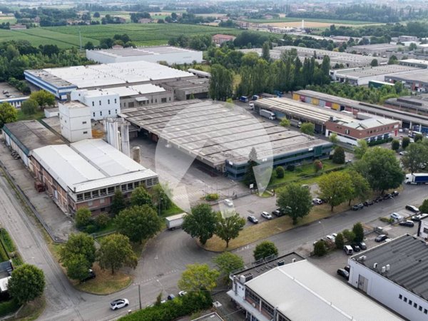 locale commerciale in vendita a Carpi