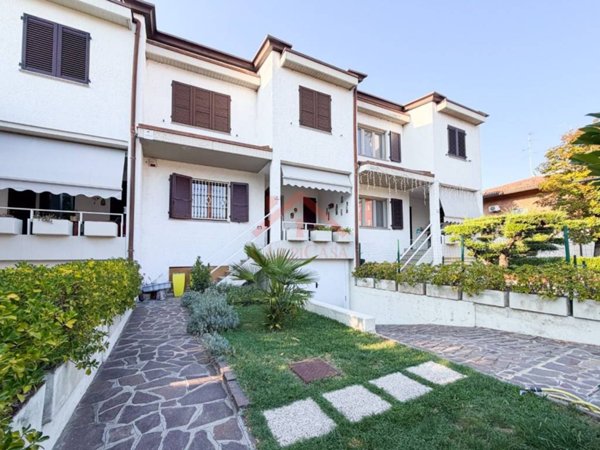 casa indipendente in vendita a Carpi in zona Fossoli