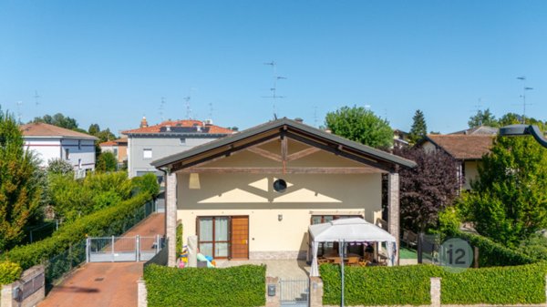 casa indipendente in vendita a Carpi in zona Budrione