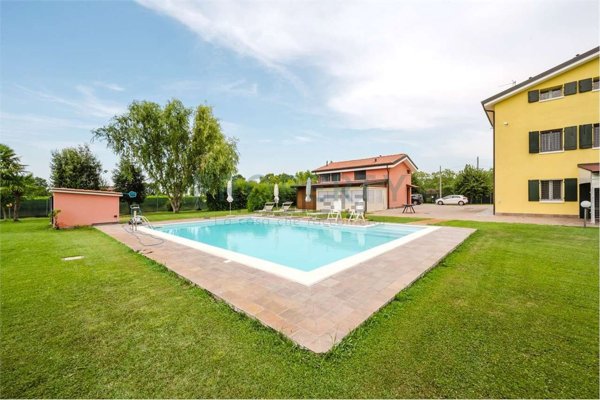 casa indipendente in vendita a Carpi in zona Budrione