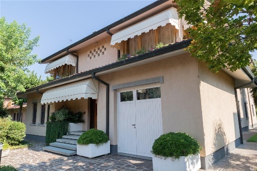 casa indipendente in vendita a Carpi in zona Cibeno Pile