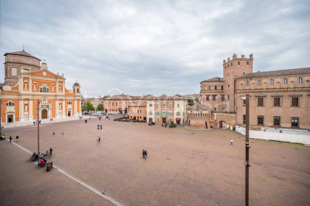 appartamento in vendita a Carpi in zona Centro Storico