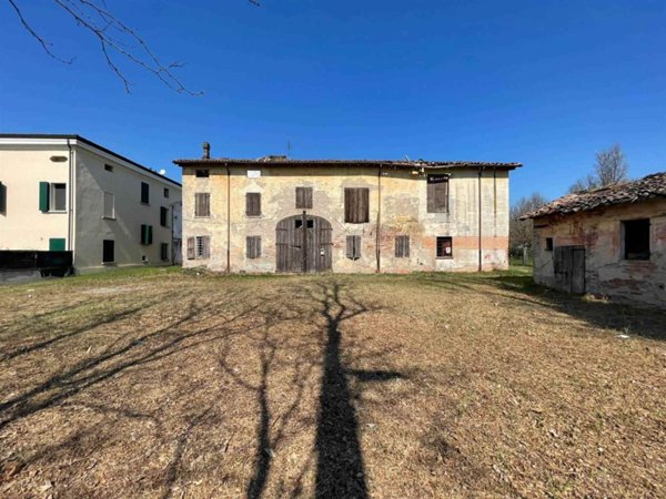 casa indipendente in vendita a Carpi in zona Budrione