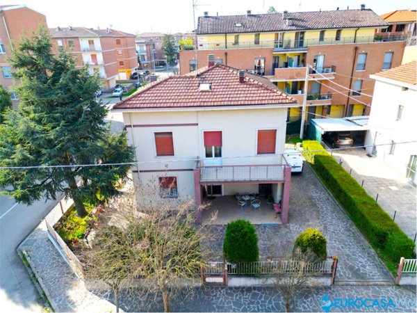 casa indipendente in vendita a Carpi