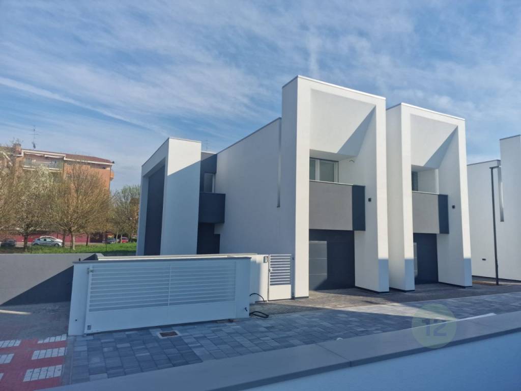 casa indipendente in vendita a Carpi in zona Centro Storico