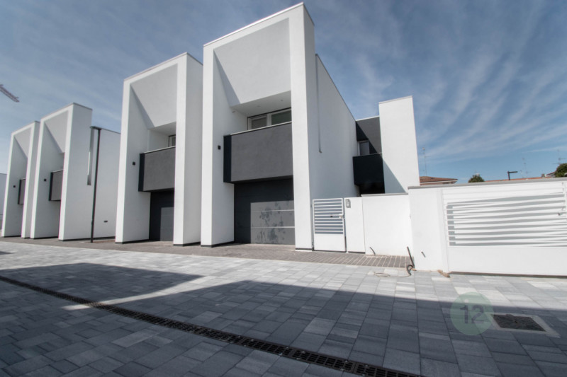 casa indipendente in vendita a Carpi in zona Centro Storico