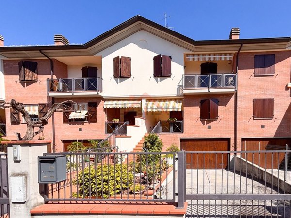 casa indipendente in vendita a Carpi in zona Quartirolo
