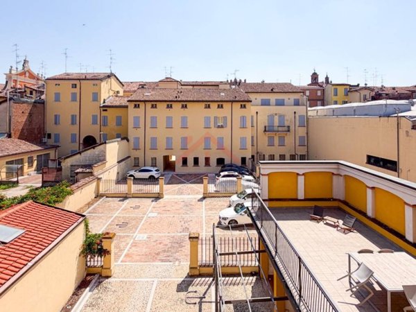appartamento in vendita a Carpi in zona Centro Storico
