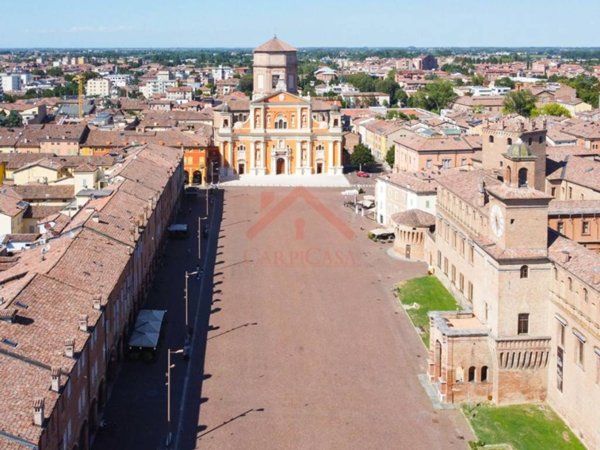 appartamento in vendita a Carpi in zona Centro Storico