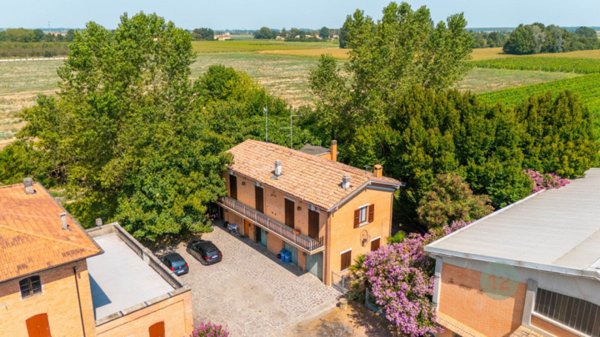 casa indipendente in vendita a Carpi in zona Cortile