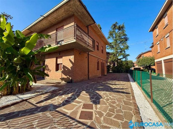 casa indipendente in vendita a Carpi in zona Cibeno Pile