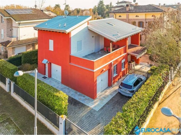 casa indipendente in vendita a Carpi in zona Cibeno Pile