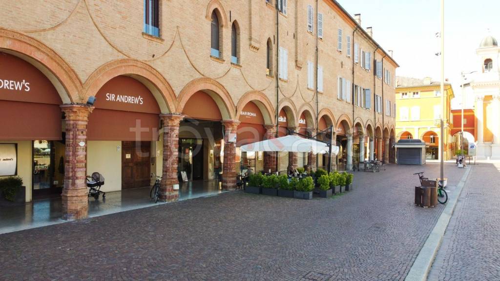 appartamento in vendita a Carpi in zona Centro Storico