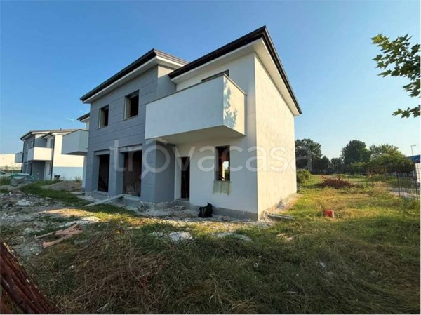 casa indipendente in vendita a Carpi in zona Cibeno Pile