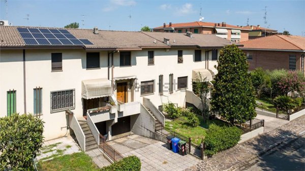casa indipendente in vendita a Carpi
