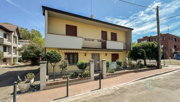 casa indipendente in vendita a Carpi in zona Quartirolo