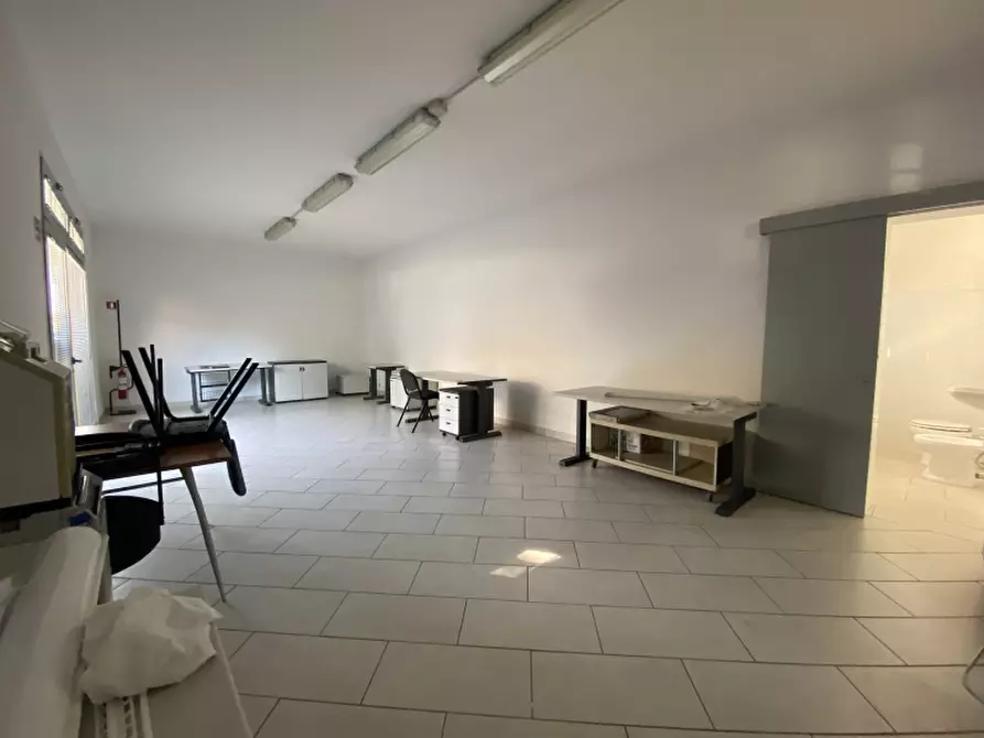 negozio in vendita a Carpi in zona Quartirolo
