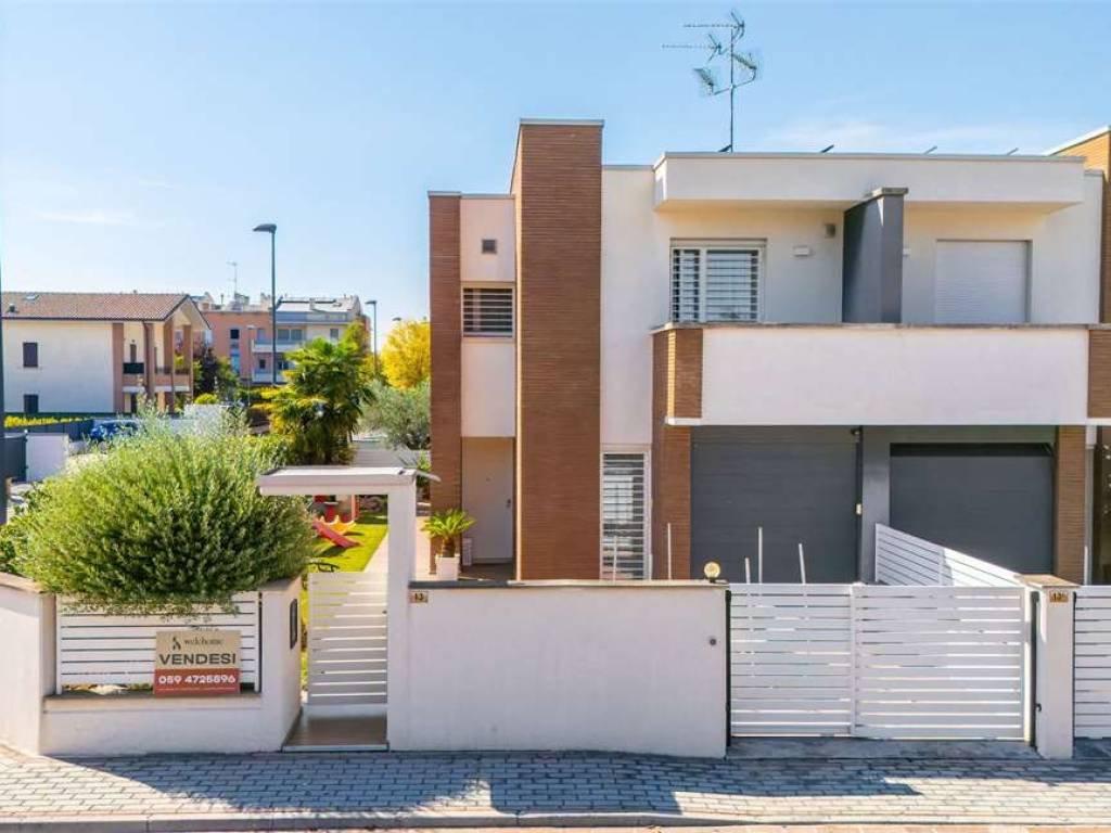 casa indipendente in vendita a Carpi in zona Quartirolo