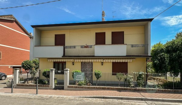 casa indipendente in vendita a Carpi in zona Quartirolo