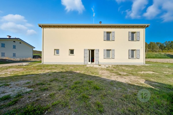 casa indipendente in vendita a Carpi in zona Cortile