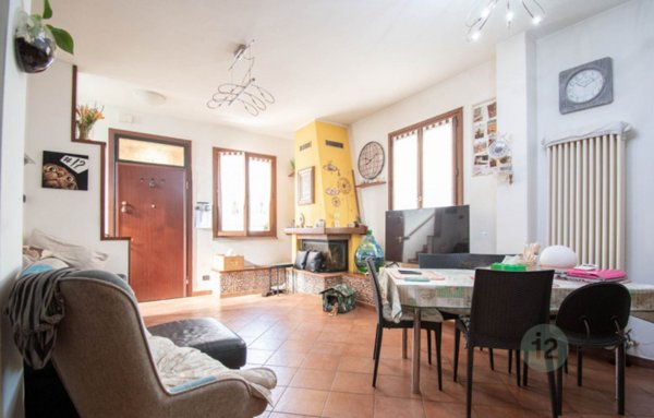 casa semindipendente in vendita a Carpi in zona Fossoli