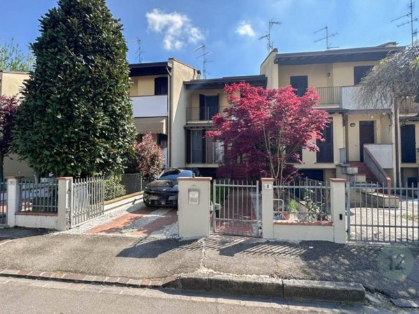 casa indipendente in vendita a Carpi in zona Santa Croce