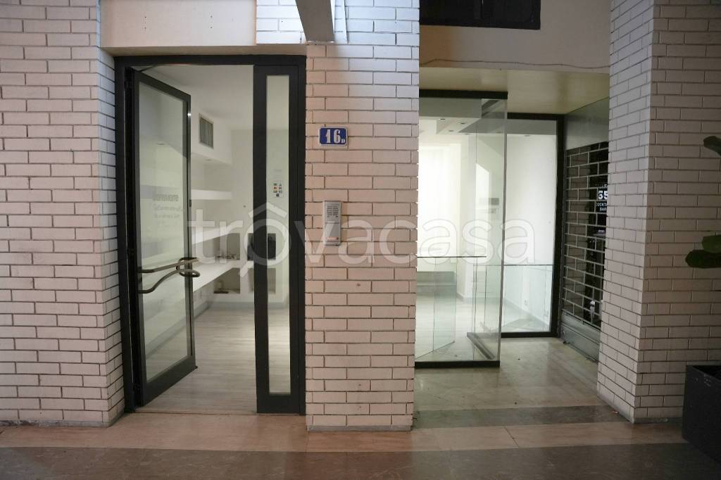 negozio in vendita a Carpi in zona Centro Storico