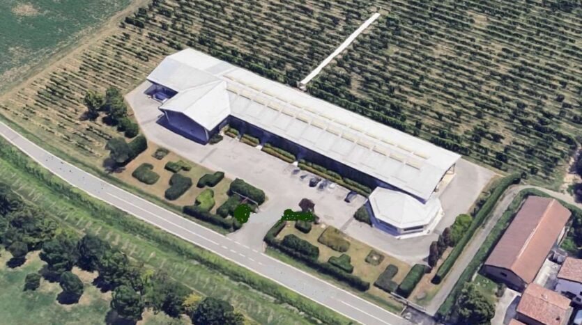 locale commerciale in vendita a Carpi