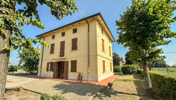casa indipendente in vendita a Carpi in zona Gargallo