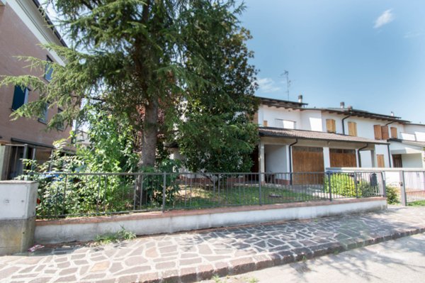 casa indipendente in vendita a Carpi in zona San Marino