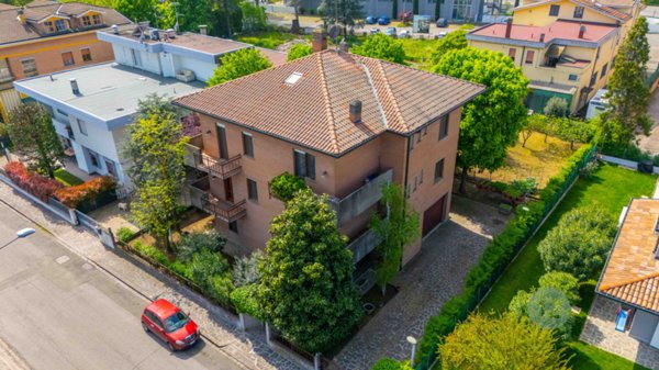 casa indipendente in vendita a Carpi in zona Cibeno Pile