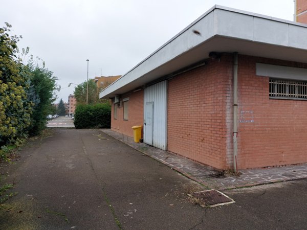 locale commerciale in vendita a Carpi in zona Cibeno Pile