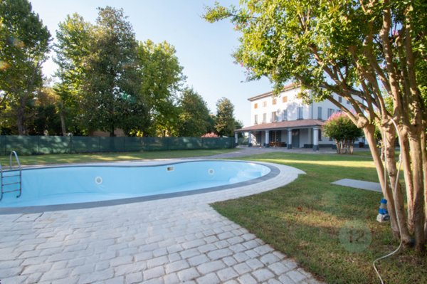 casa indipendente in vendita a Carpi in zona Cibeno Pile