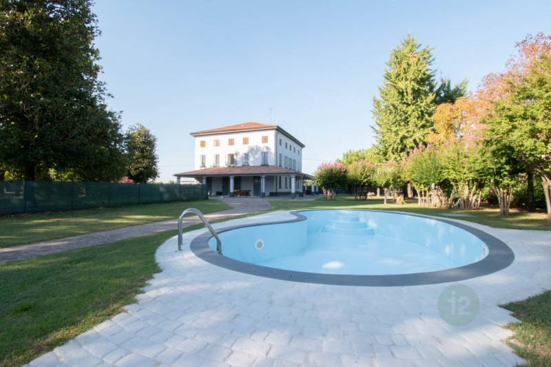 casa indipendente in vendita a Carpi in zona Cibeno Pile