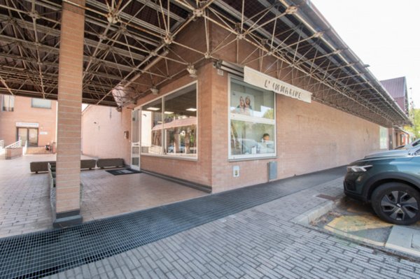 negozio in vendita a Carpi in zona Quartirolo
