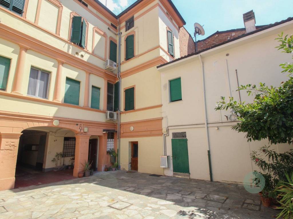 appartamento in vendita a Carpi in zona Centro Storico