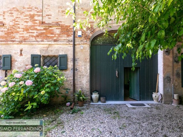 casa indipendente in vendita a Carpi in zona Budrione