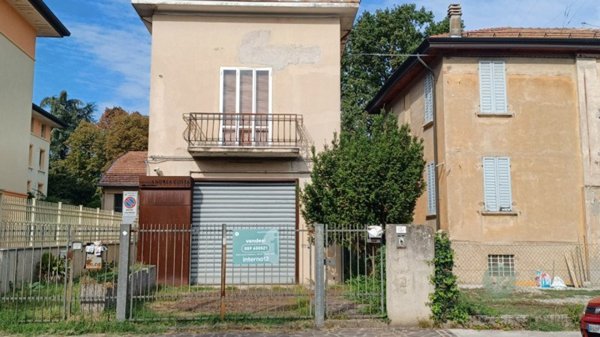 casa indipendente in vendita a Carpi in zona Centro Storico