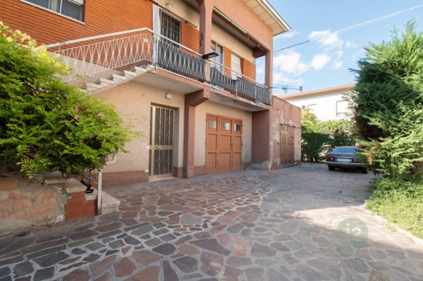 casa indipendente in vendita a Carpi in zona Cibeno Pile