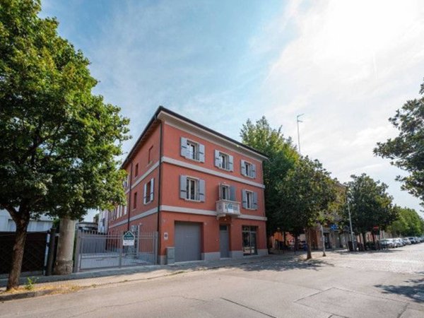 casa indipendente in vendita a Carpi in zona Centro Storico